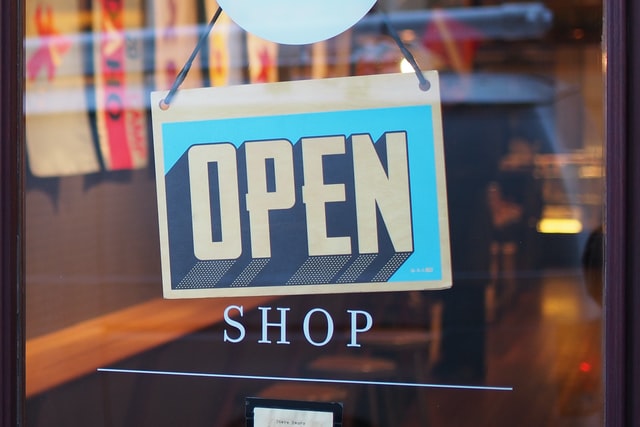 州长Ducey, ADHS发布指南零售企业和客户开放下周恢复
