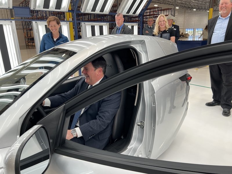 Governor Ducey, ElectraMeccanica Celebrate Start of Electric Vehicle Production